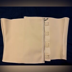 Beige Corset style Waist trainer with Zipper Closure high quality size 4xl NEW